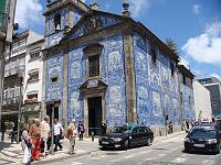 Tile building in Porto